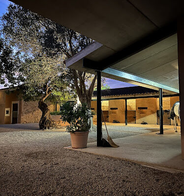 Cabas Vell farm & horses